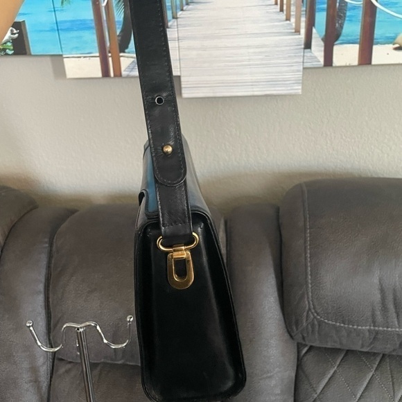 Authentic Bally Handbag/ Shoulder Bag with adjustable strap - Picture 11 of 13